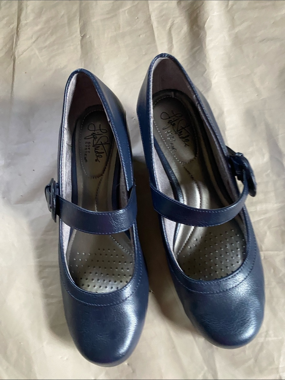 Life Stride Classic Navy Mary Jane Heels with Strap